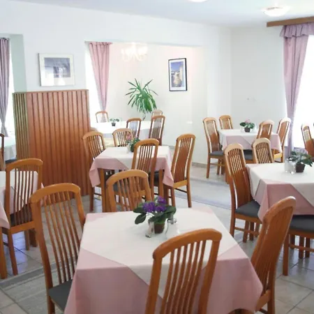 Del Porto Hotel Balatonfoeldvar Hotel *