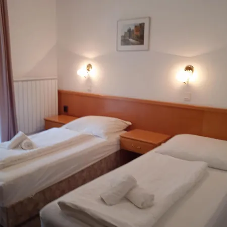 Del Porto Hotel Balatonfoeldvar Hotel *