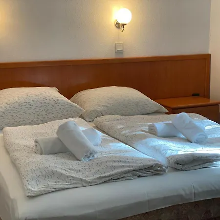 Del Porto Hotel Balatonfoeldvar Hotel *
